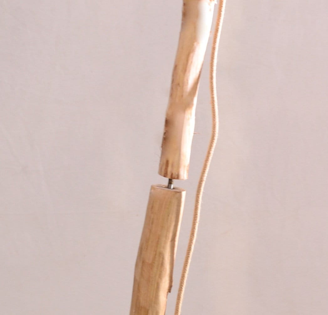 Grand lampadaire bois avec une belle branche de chêne