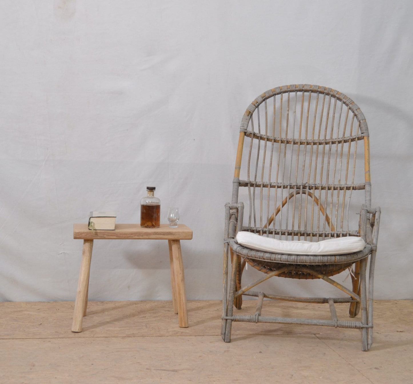 Tabouret en bois rustique, chêne massif, bout de canapé, porte plante