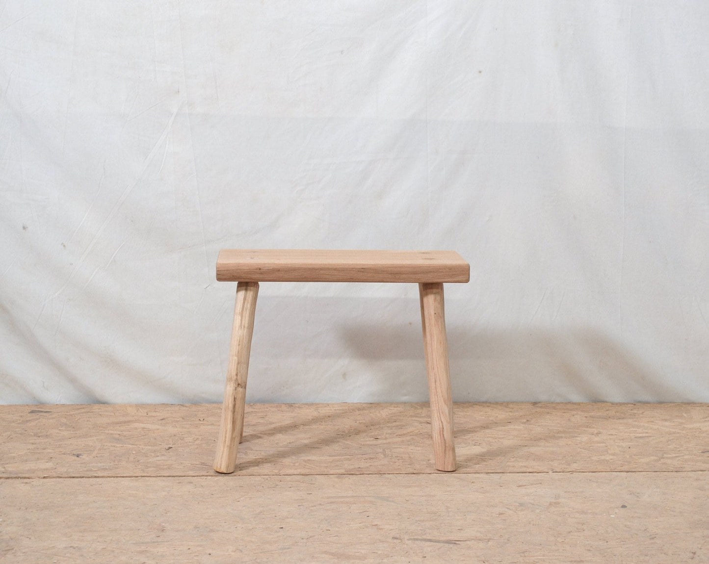 Tabouret en bois rustique, chêne massif, bout de canapé, porte plante