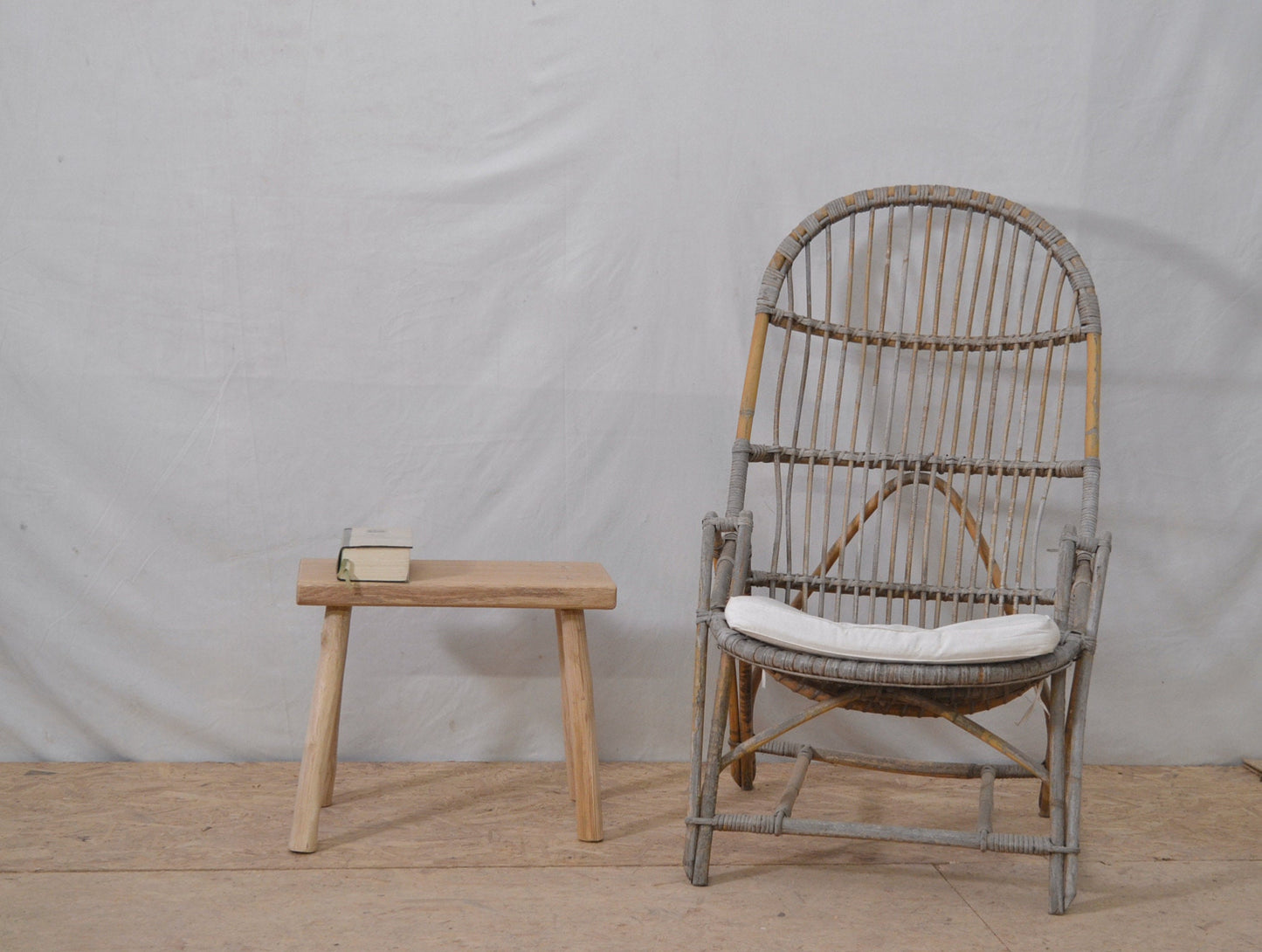 Tabouret en bois rustique, chêne massif, bout de canapé, porte plante