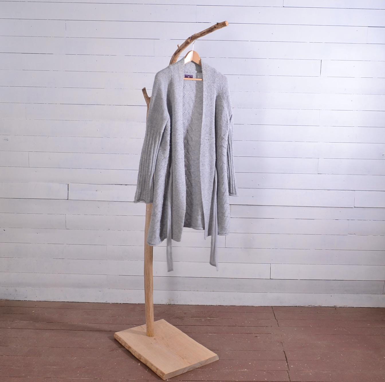 Portant vêtements, dressing en bois avec une branche, valet de chambre