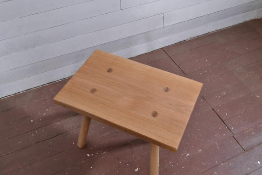 Petite table en chêne massif, table basse, bout de canapé, en bois fait main, style wabi sabi, japonais, rustique, table carrée