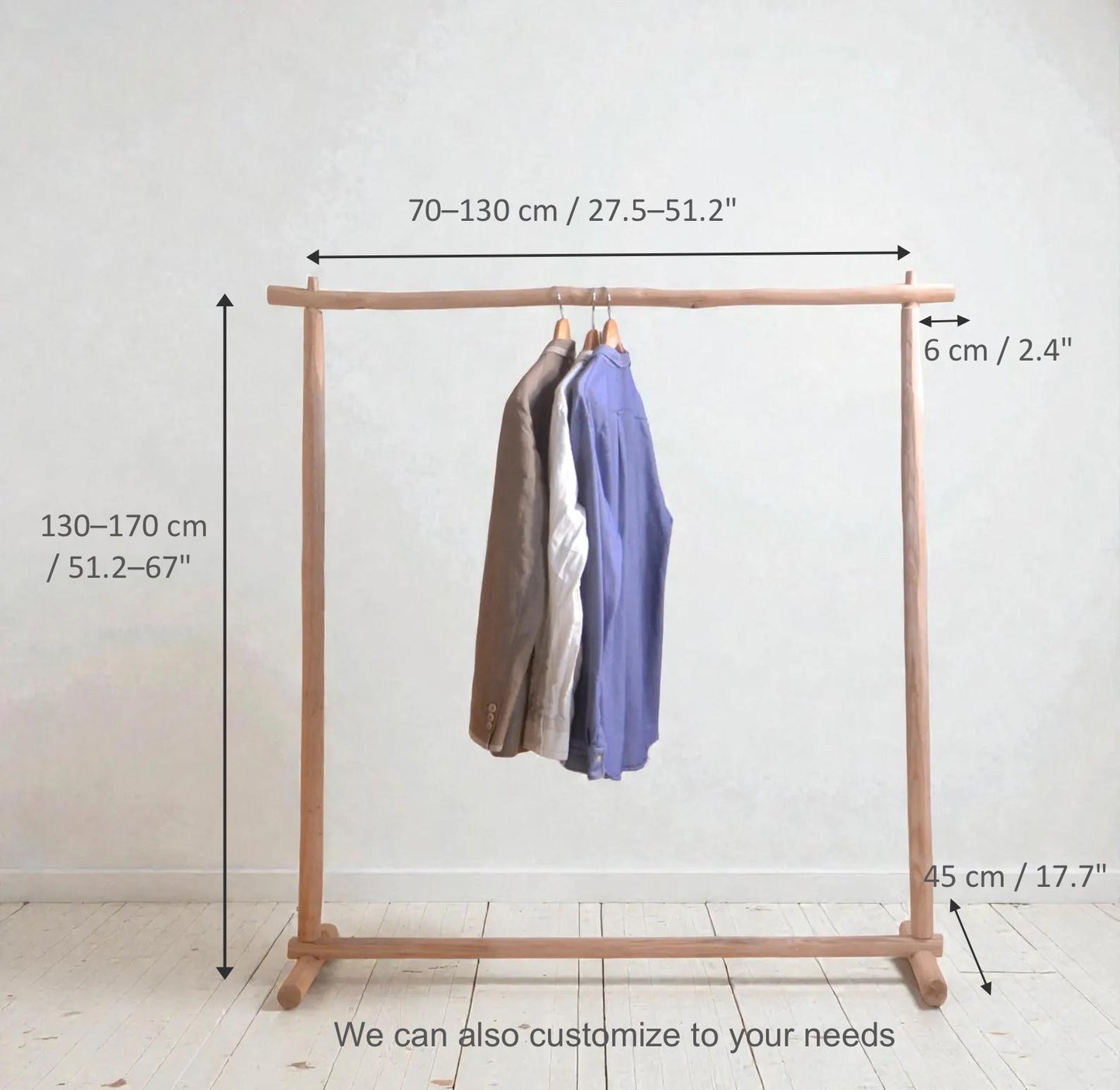 Portant boutique bois naturel, Présentoir en bois brut, Support vêtements minimaliste en bois clair, Pour Concept Store et Showroom