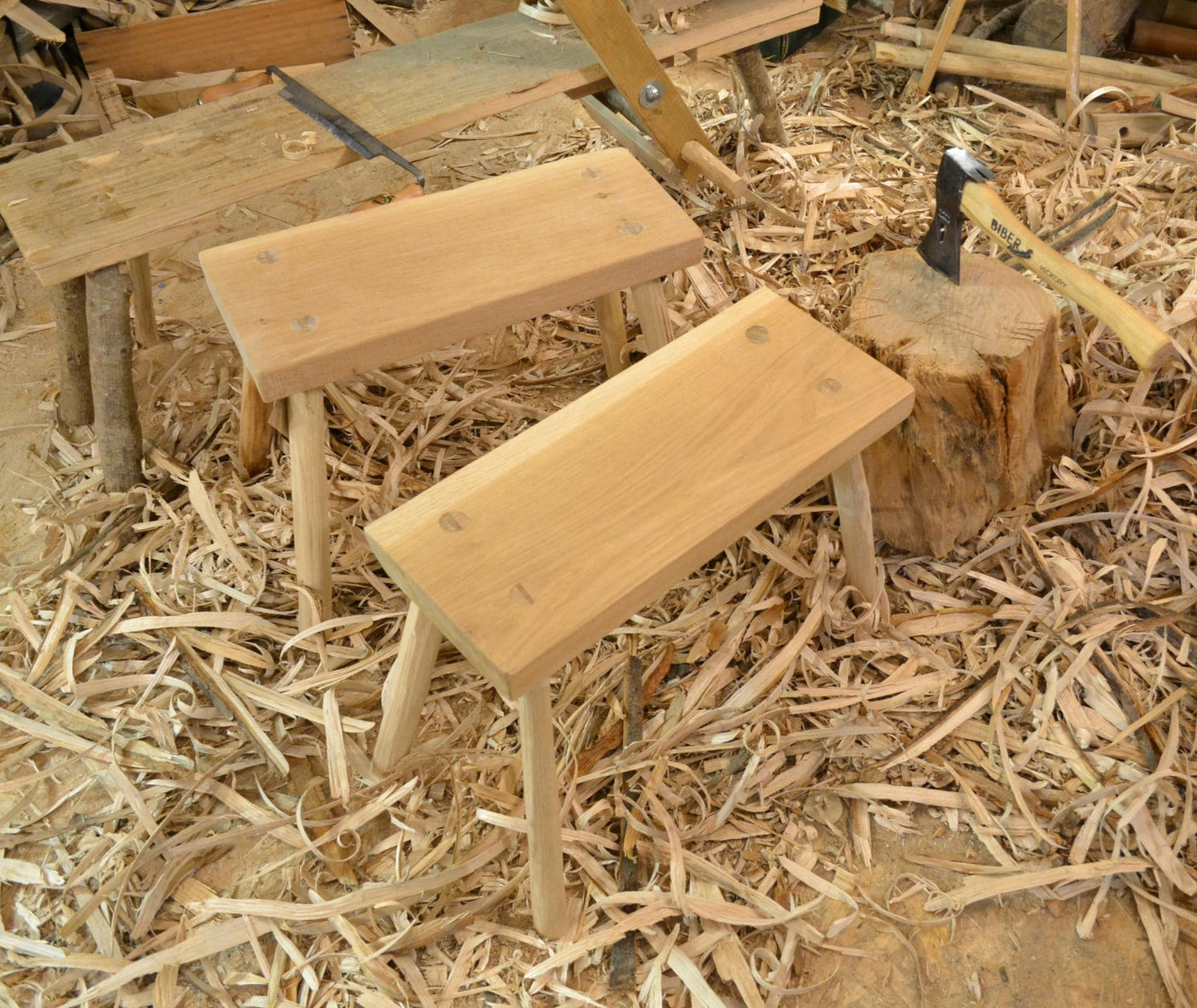 Tabouret en chêne massif, artisanal, bout de canapé, déco intérieure nature, meuble durable