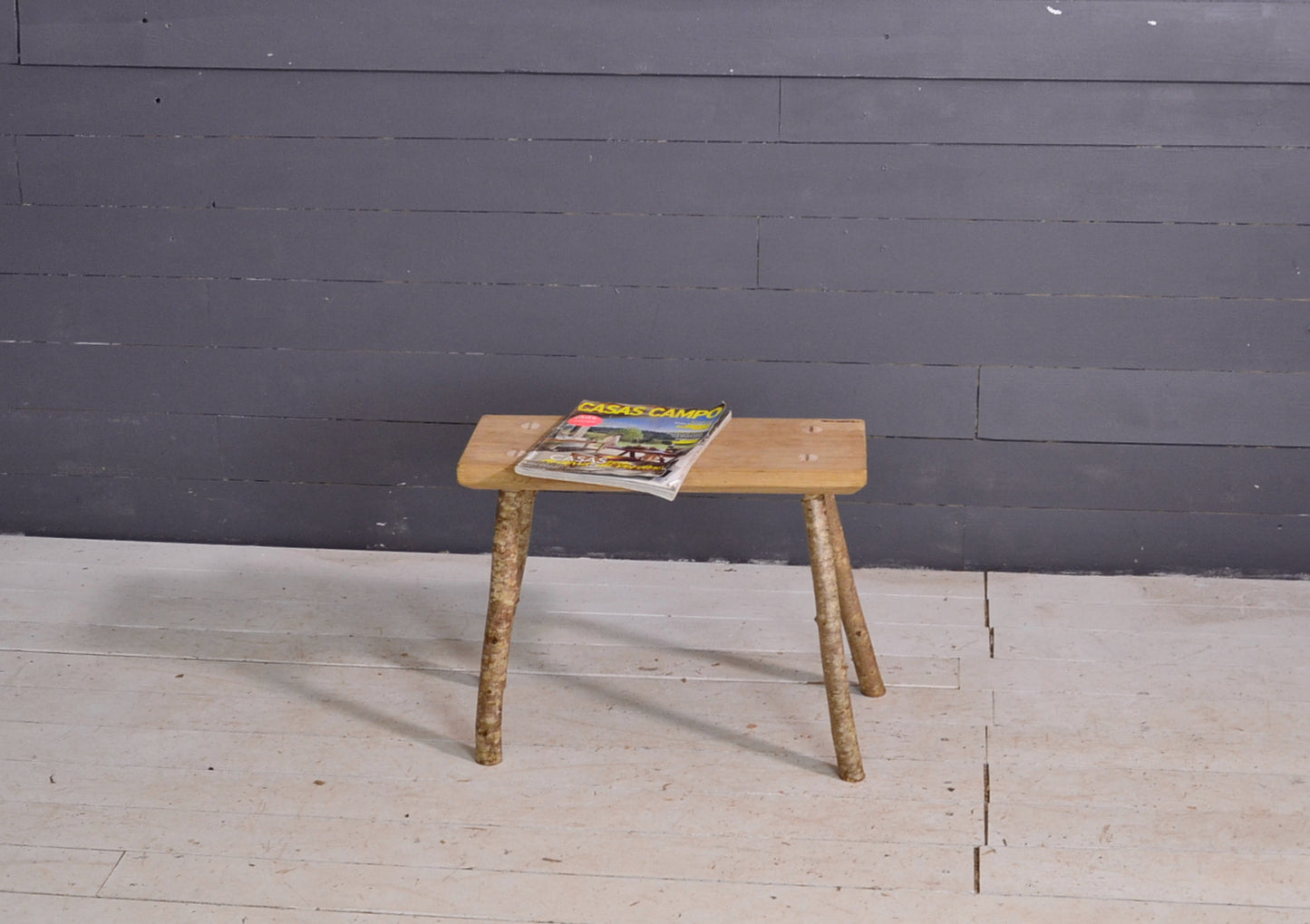 Tabouret en bois, chêne, avec pieds en noisetier, bout de canapé