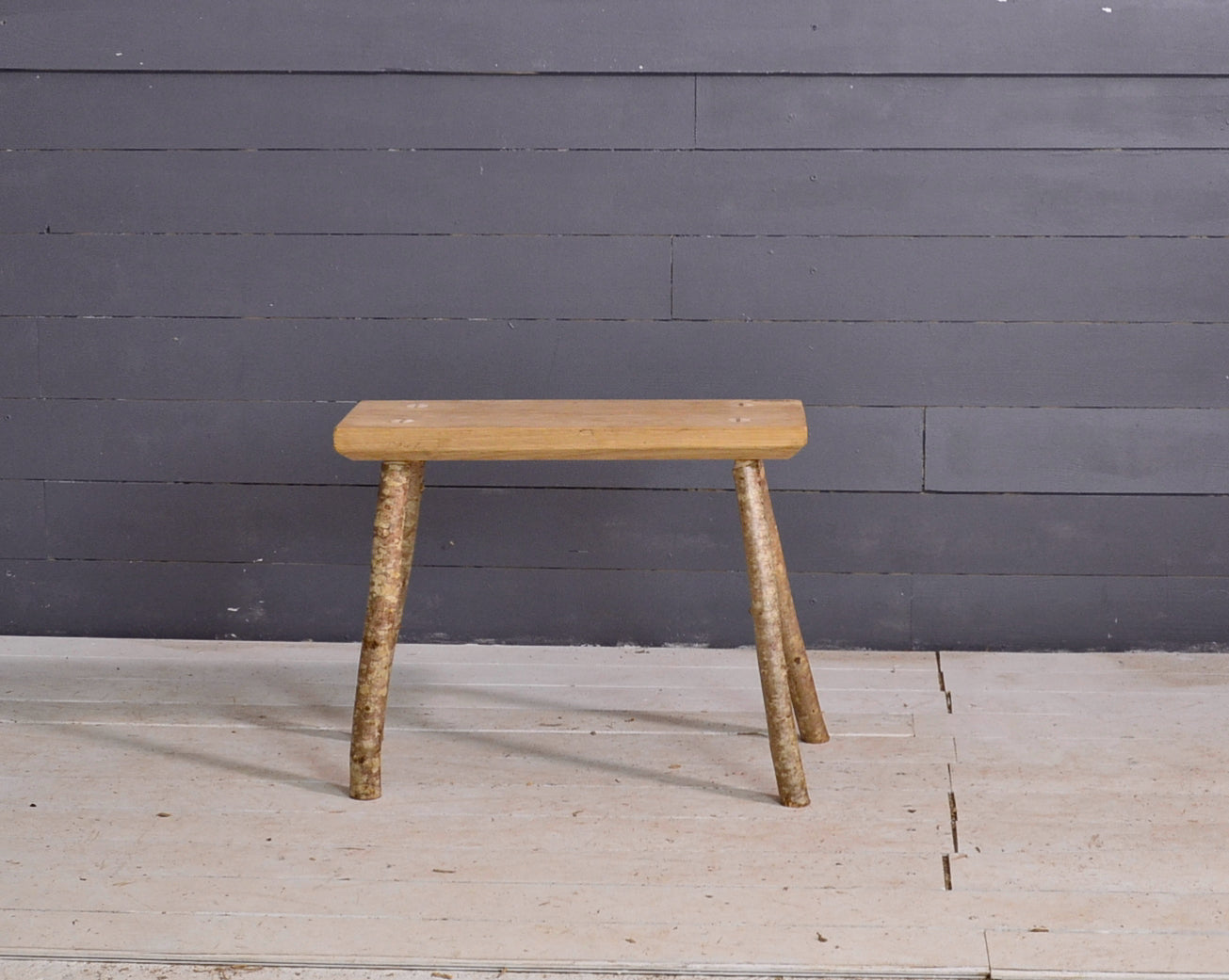 Tabouret en bois, chêne, avec pieds en noisetier, bout de canapé