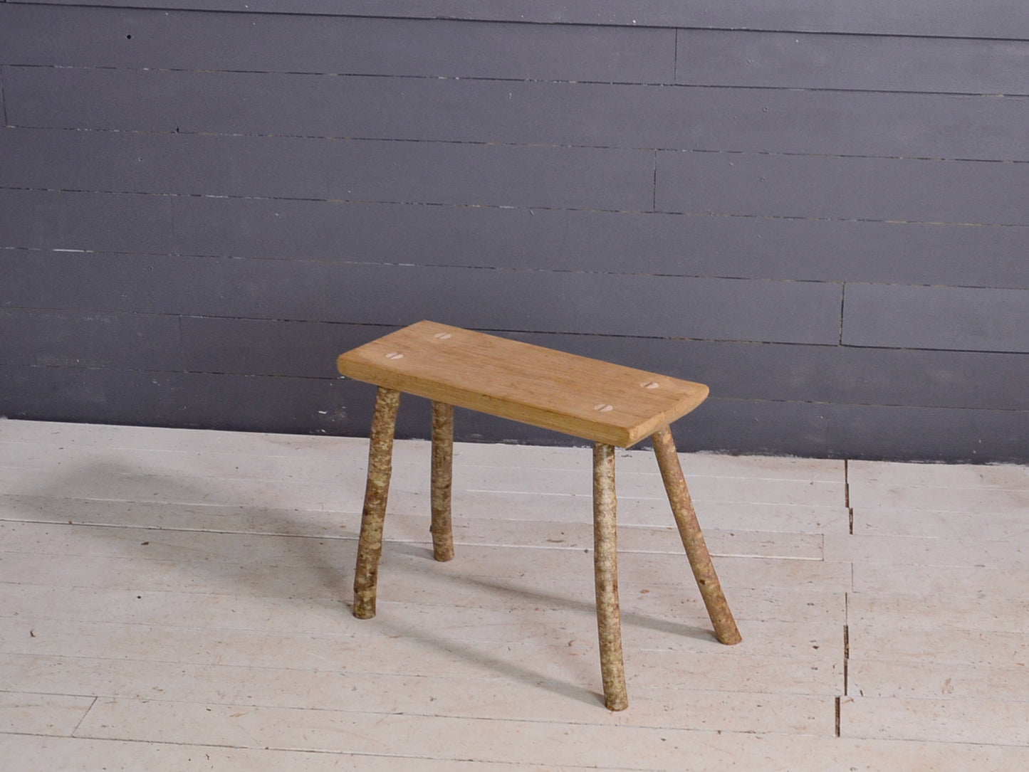 Tabouret en bois, chêne, avec pieds en noisetier, bout de canapé