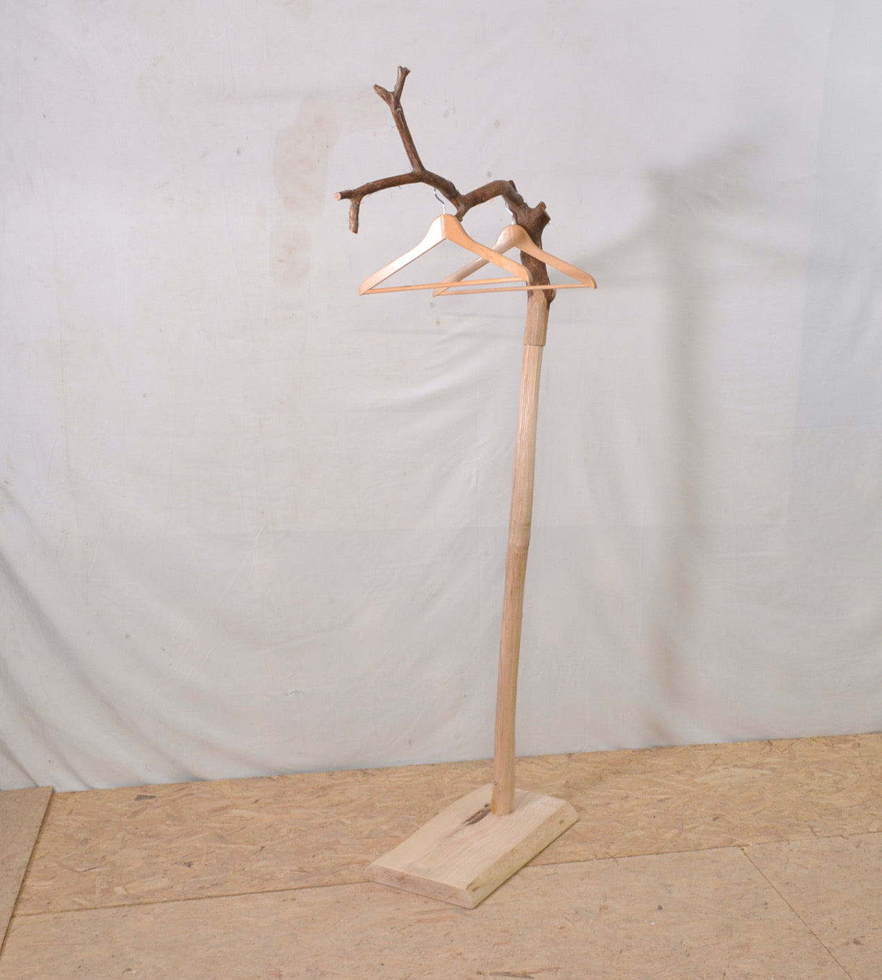 Original Valet Stand, Wooden clothes hanger with a oak branch,
