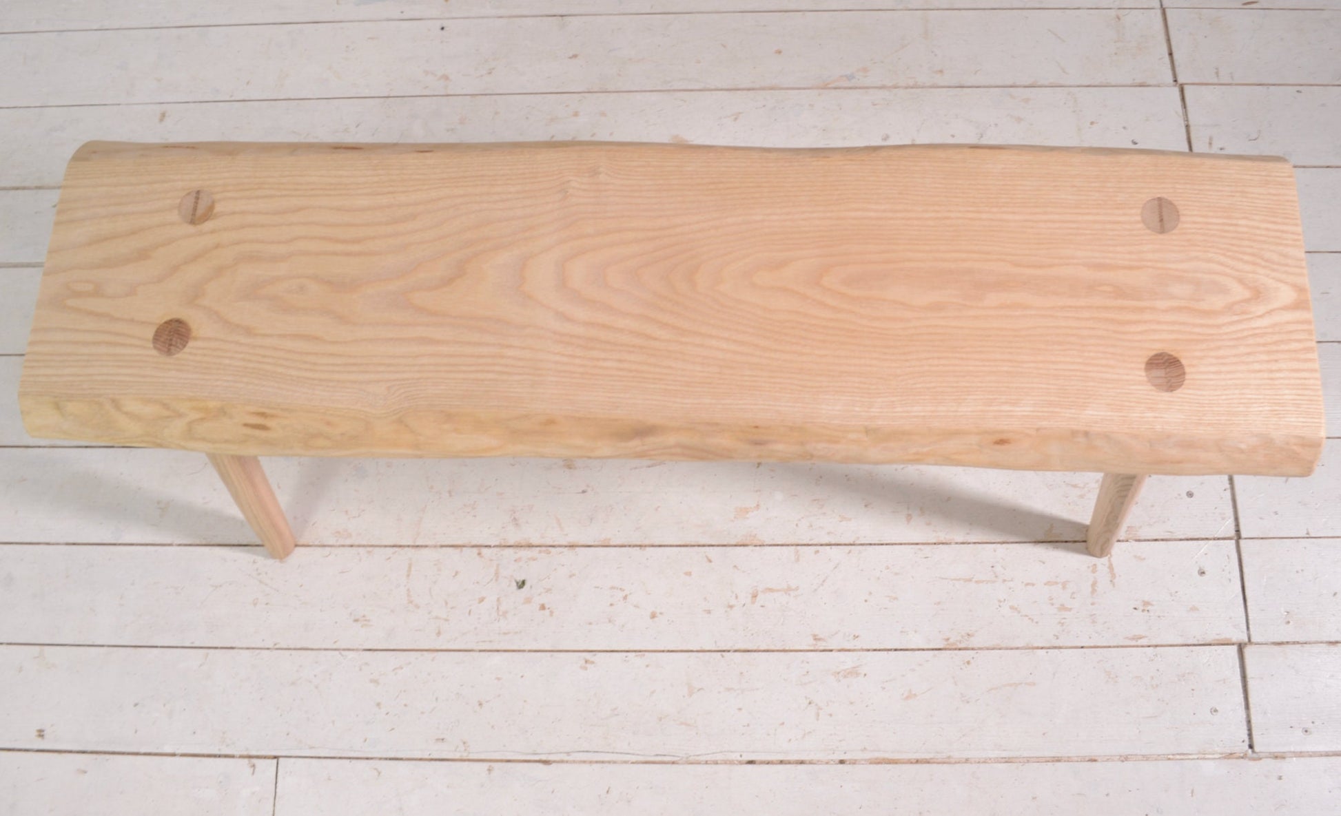 Banc live edge en frêne, bois massif, banc d'intérieur, banc hall d'entrée