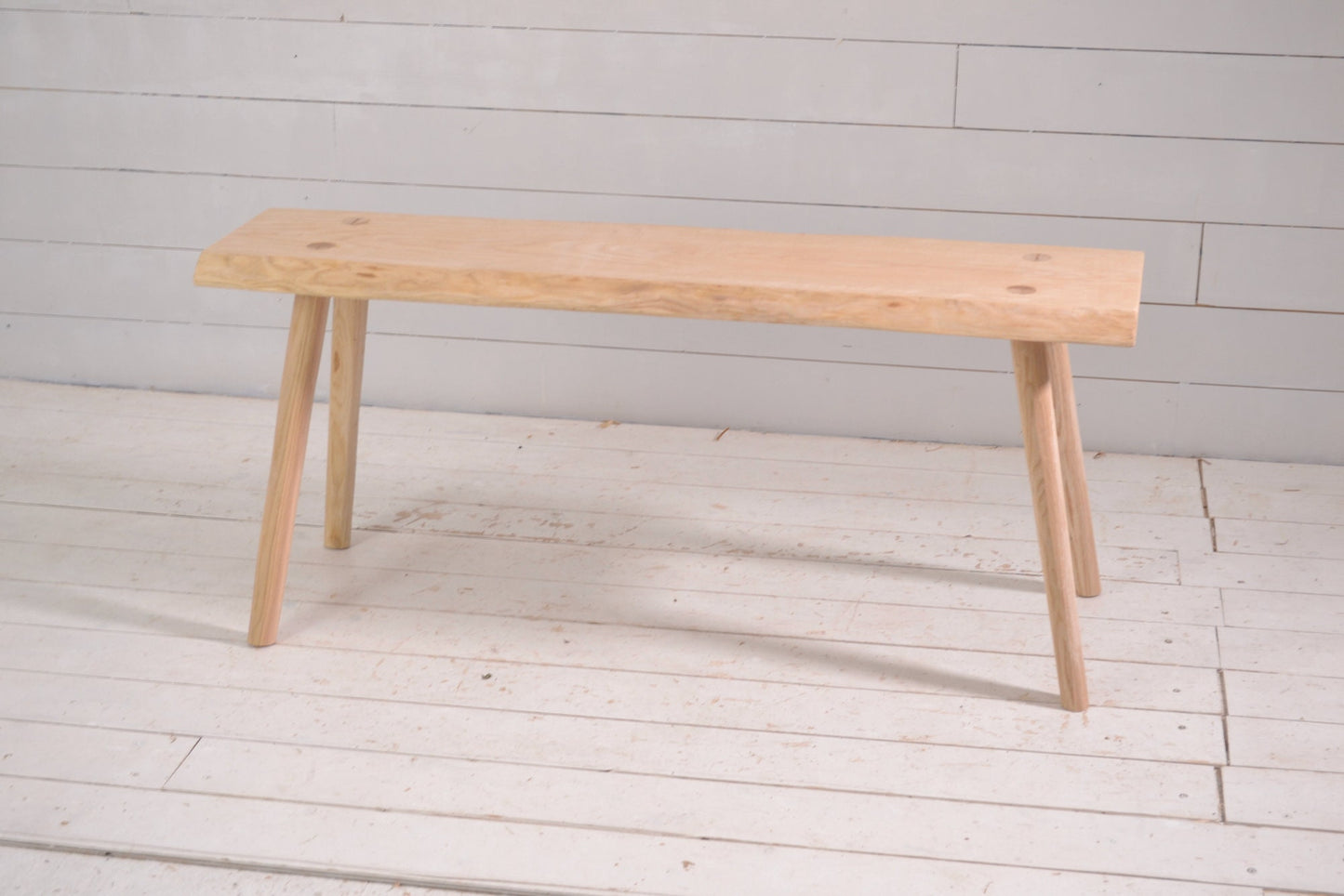 Banc live edge en frêne, bois massif, banc d'intérieur, banc hall d'entrée