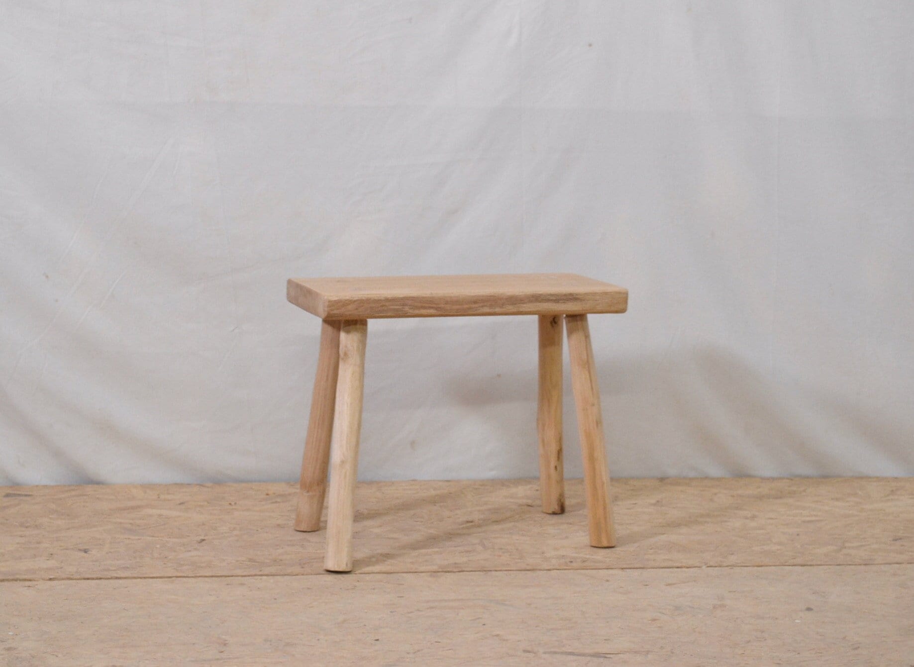 Tabouret en bois rustique, chêne massif, bout de canapé, porte plante
