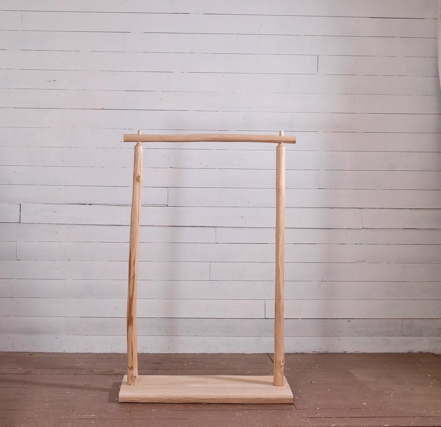 Portant vêtements en bois naturel
