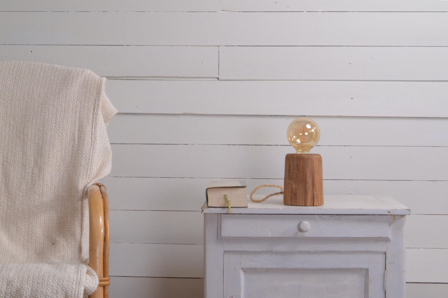 Lampe à poser en bois de vieux chêne marron – Lampe Edison LED chaude – Lampe de chevet artisanale – Petite lampe déco en bois, cordon jute