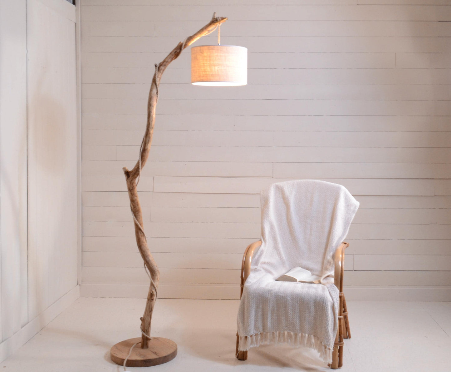 Lampadaire châtaignier et chêne massif fait main – bois naturel, style artisanal bohème