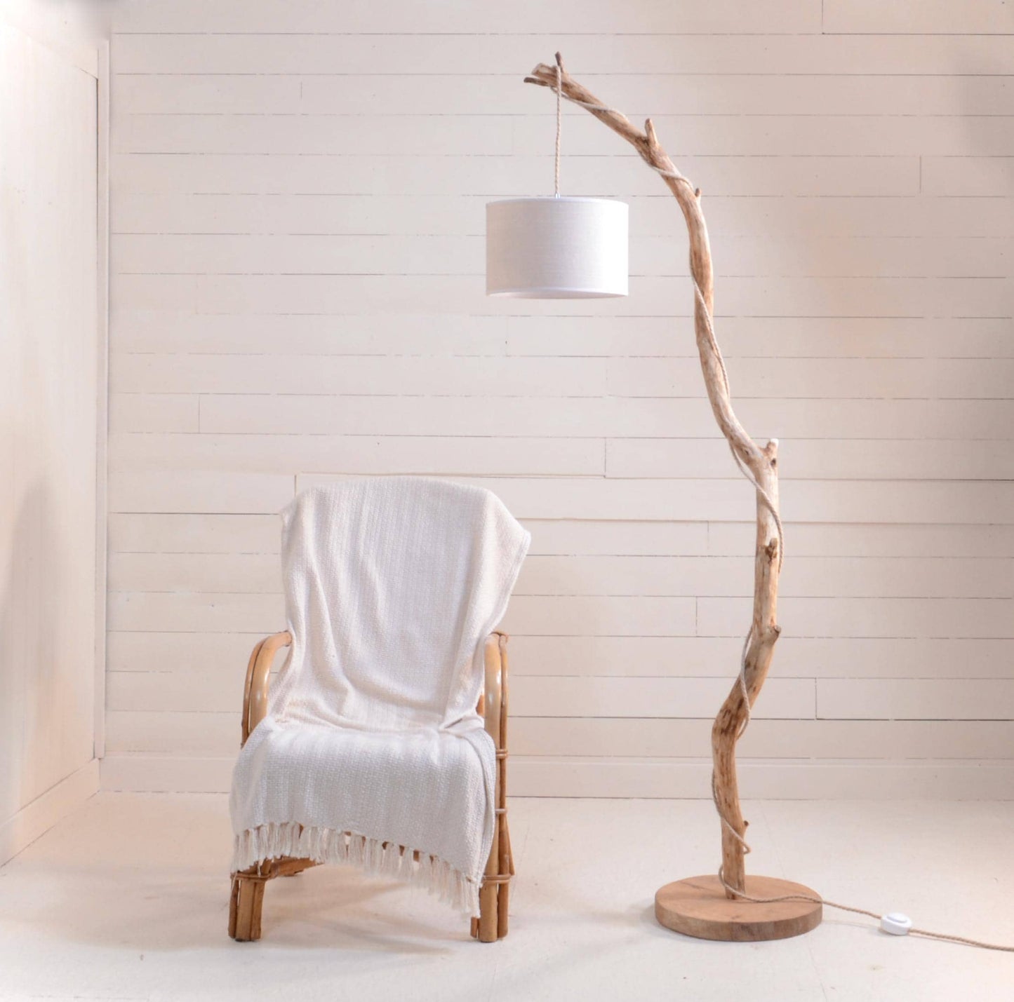 Lampadaire châtaignier et chêne massif fait main – bois naturel, style artisanal bohème