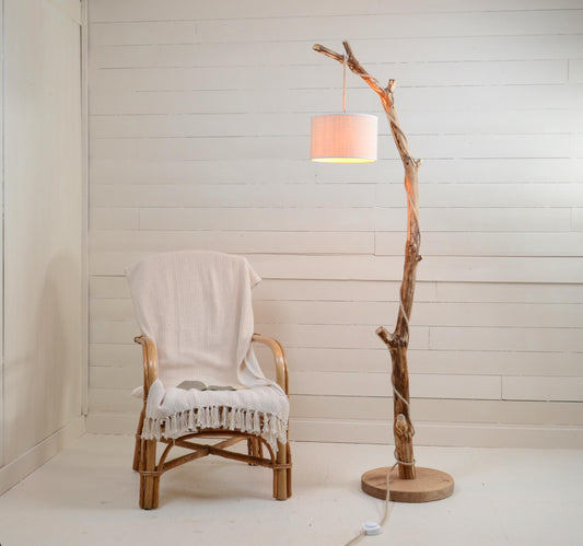 Lampadaire branche – bois naturel, cordon jue tressé, style artisanal bohème