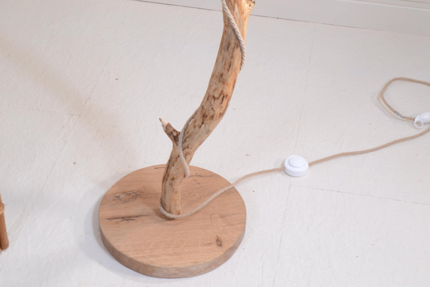 Lampadaire châtaignier et chêne massif fait main – bois naturel, style artisanal bohème