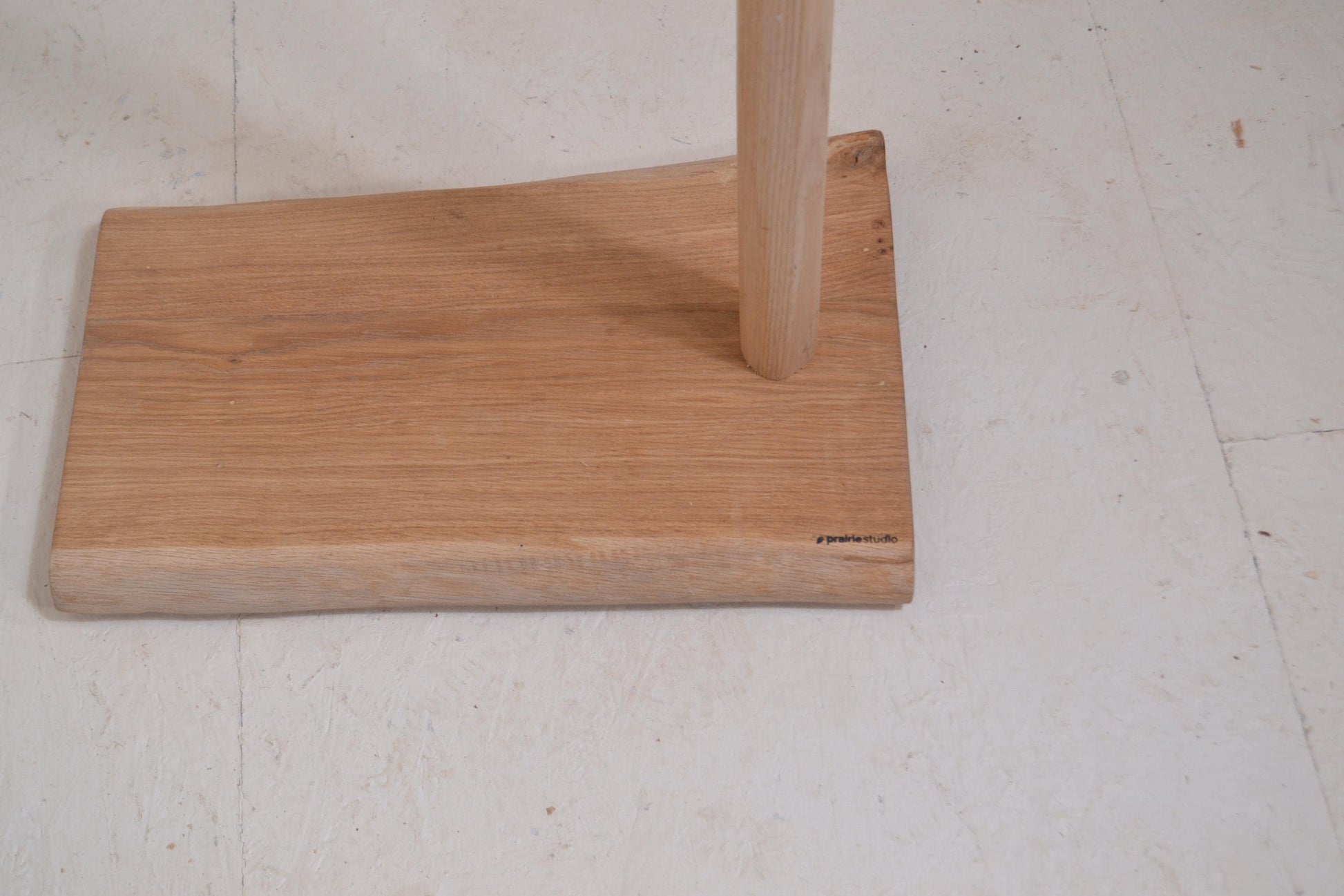 Valet de chambre, portant vêtements en bois avec une branche (chêne)