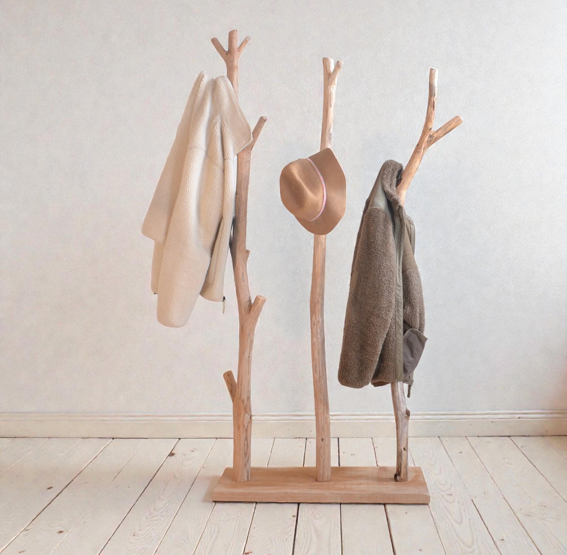 Porte manteau naturel avec des jolies branches, déco nature, présentoir boutique