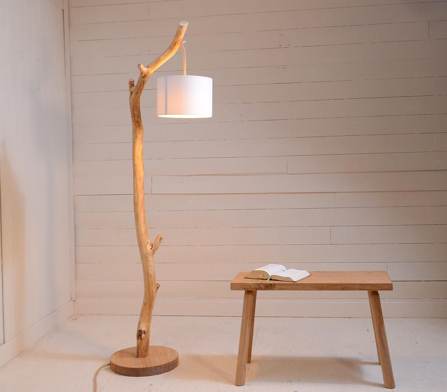 Wooden floor lamp with a weathered branche, hidden cable – Natural decor