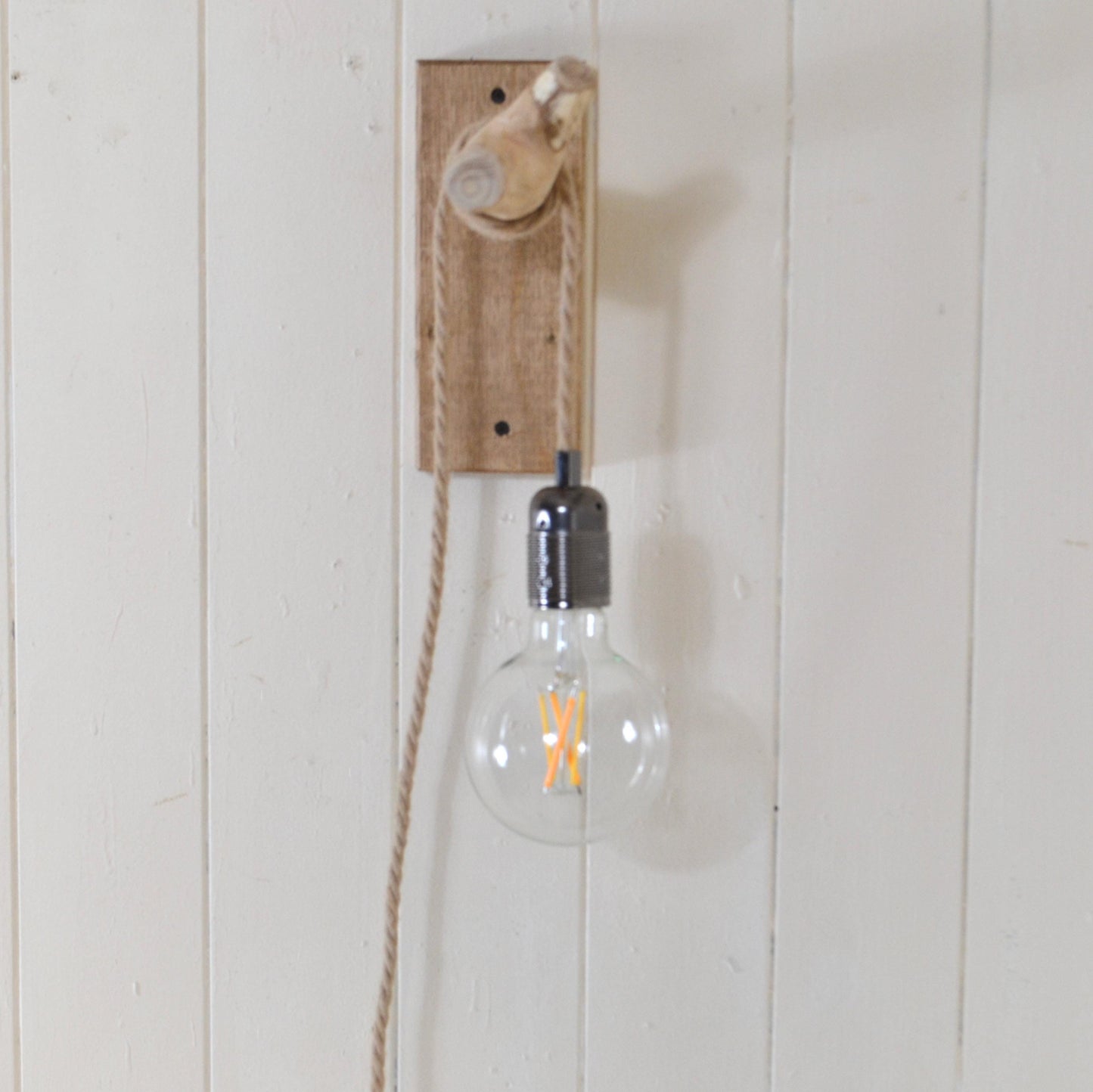 Patère murale en bois avec une branche et support mural, applique solide pour suspendre lampe, plantes, vêtements