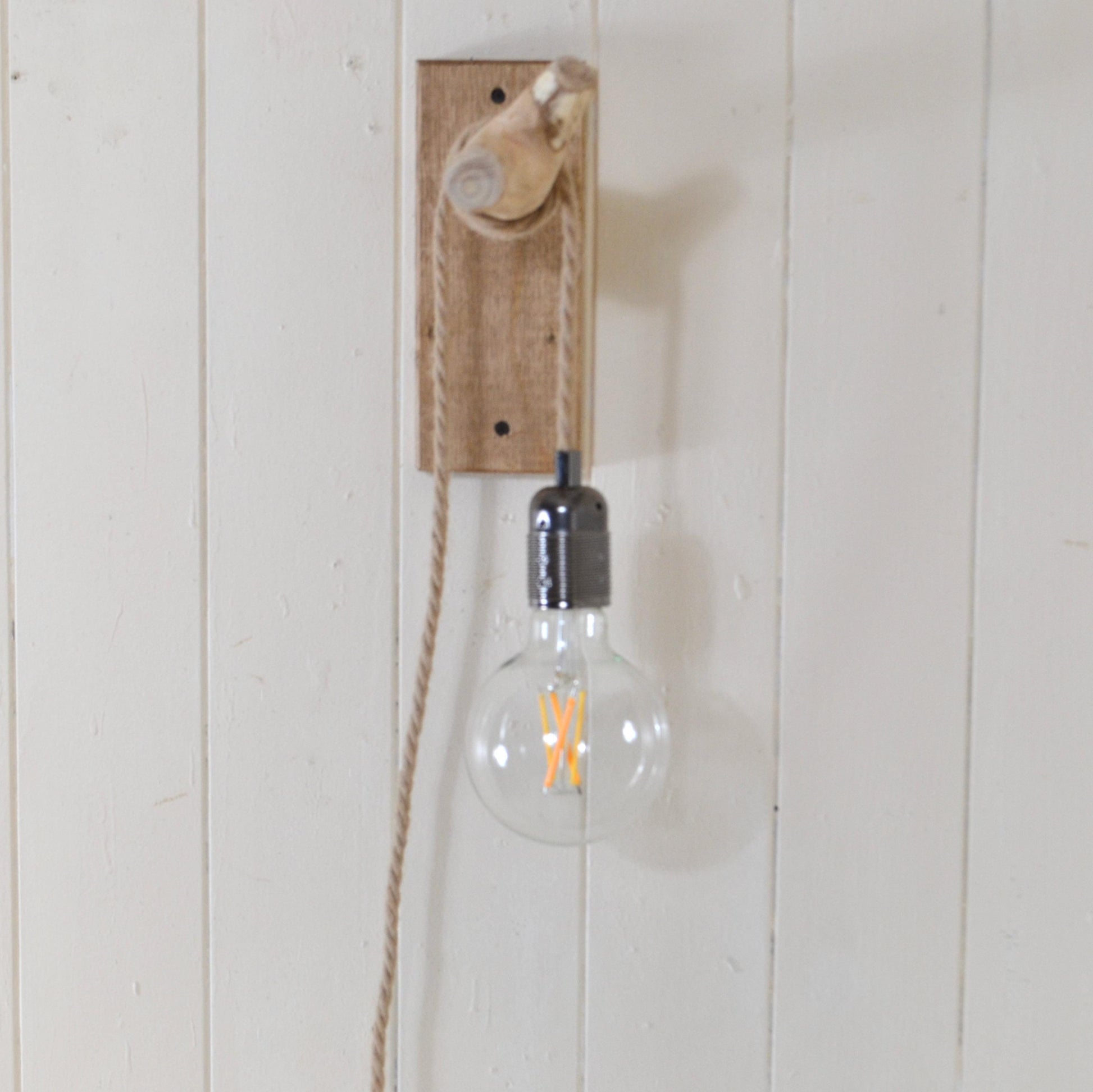 Patère murale en bois avec une branche et support mural, applique solide pour suspendre lampe, plantes, vêtements