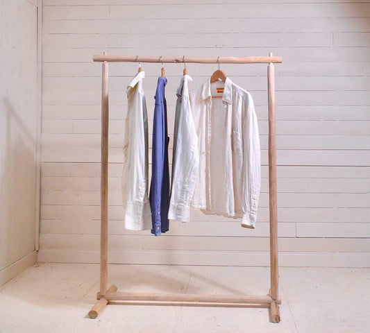 Portant à Vêtements en bois naturel, Déco nature, Penderie ouverte élégante, slow living