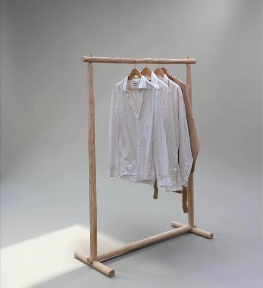 Portant à Vêtements en bois naturel, Déco nature, Penderie ouverte élégante, slow living