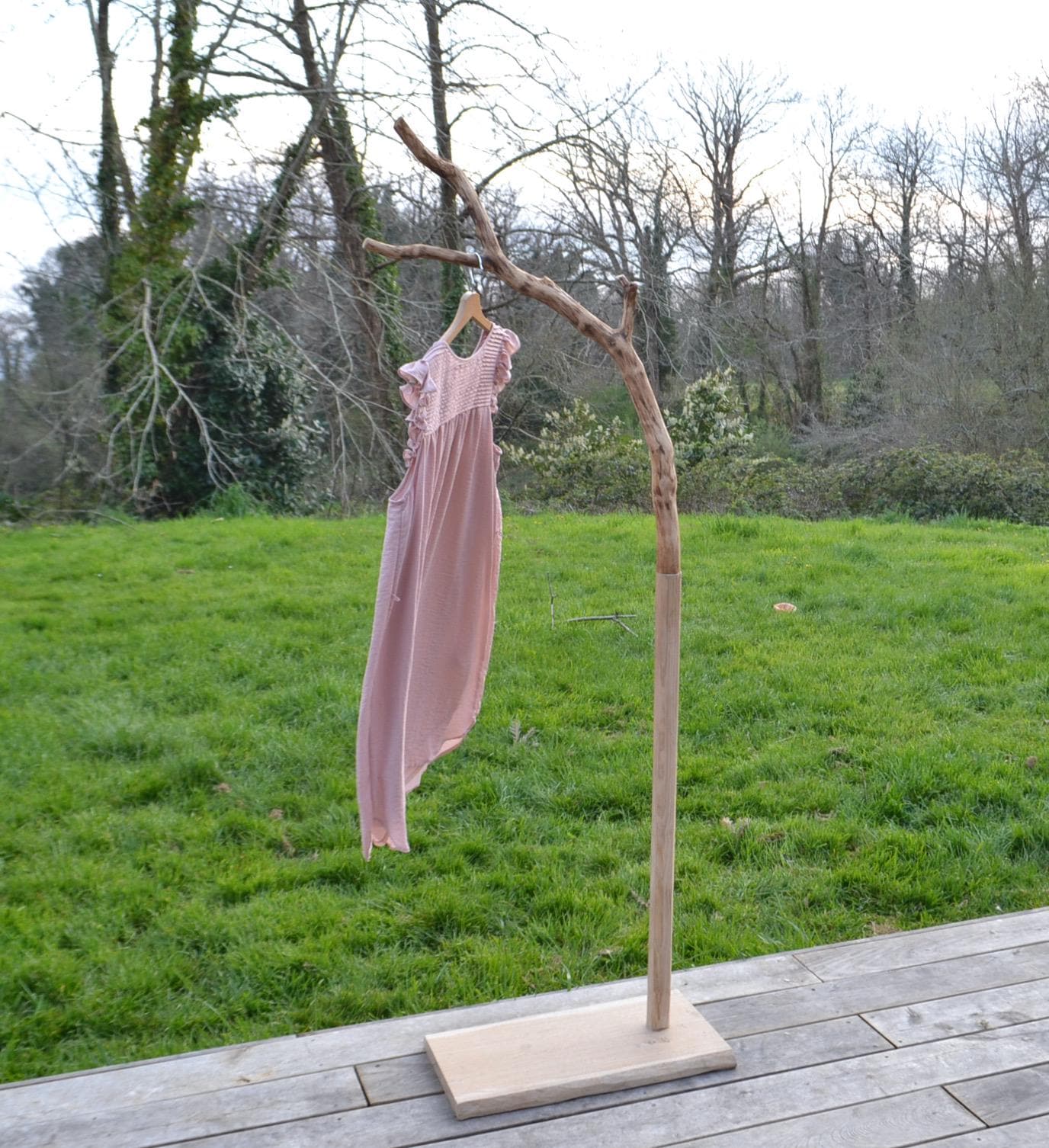 Valet de chambre, portant vêtements, dressing en bois avec une branche (chêne)