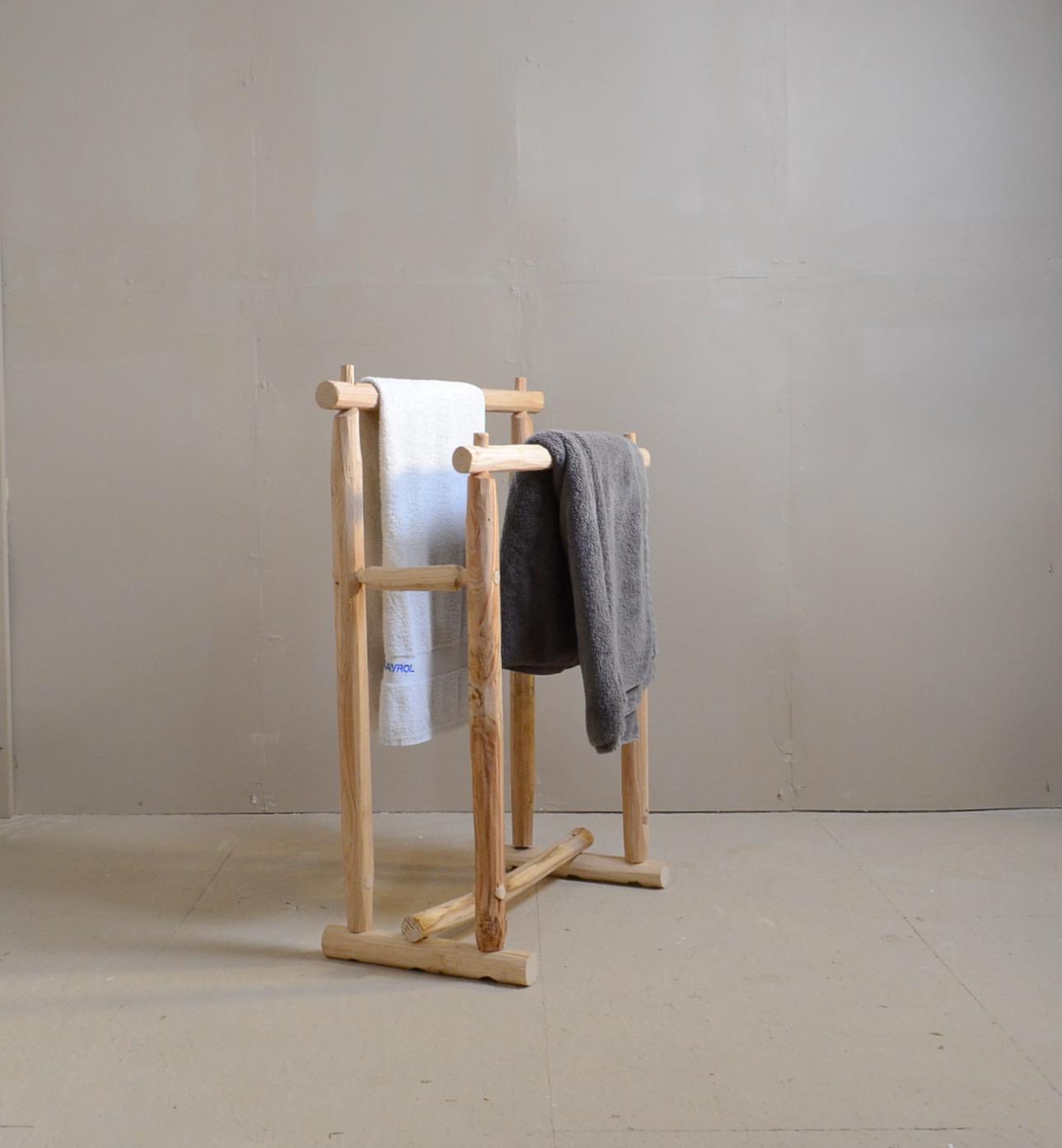 Porte Serviette en Châtaignier Brut | Bois Local Fait Main | Support Serviette Rustique Pour Salle de Bain Naturelle