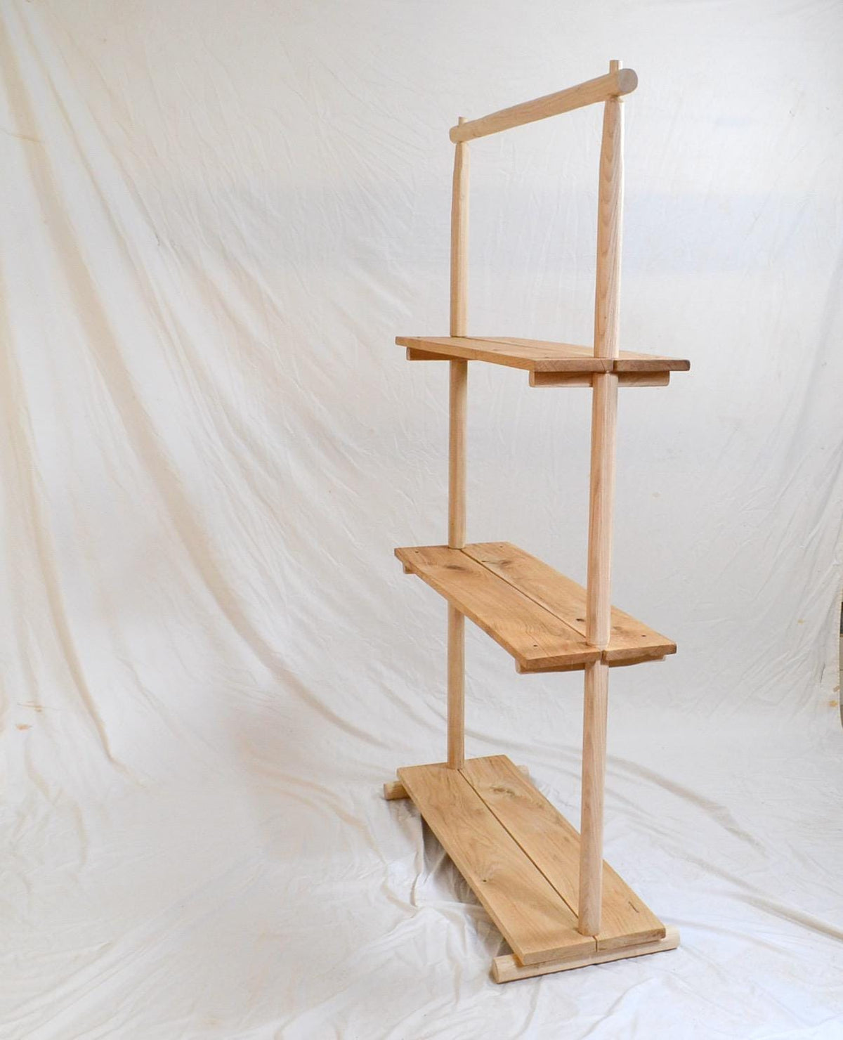 Étagère Bois Organique | Présentoir Artisanal en Bois Naturel | Meuble de Rangement Décoratif Pour Maison