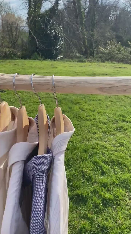 Portant vêtements bois brut avec étagère chaussures – Style bohème naturel pour chambre ou boutique, fait main en France