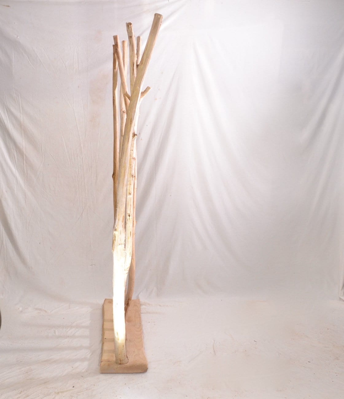 Séparateur de pièce en bois, brise vue, paravent en bois avec des branches